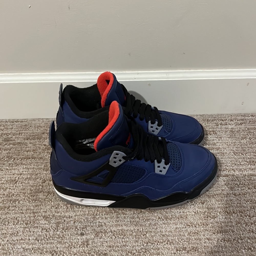 NEW!!air jordan 4s, these are very hard to find